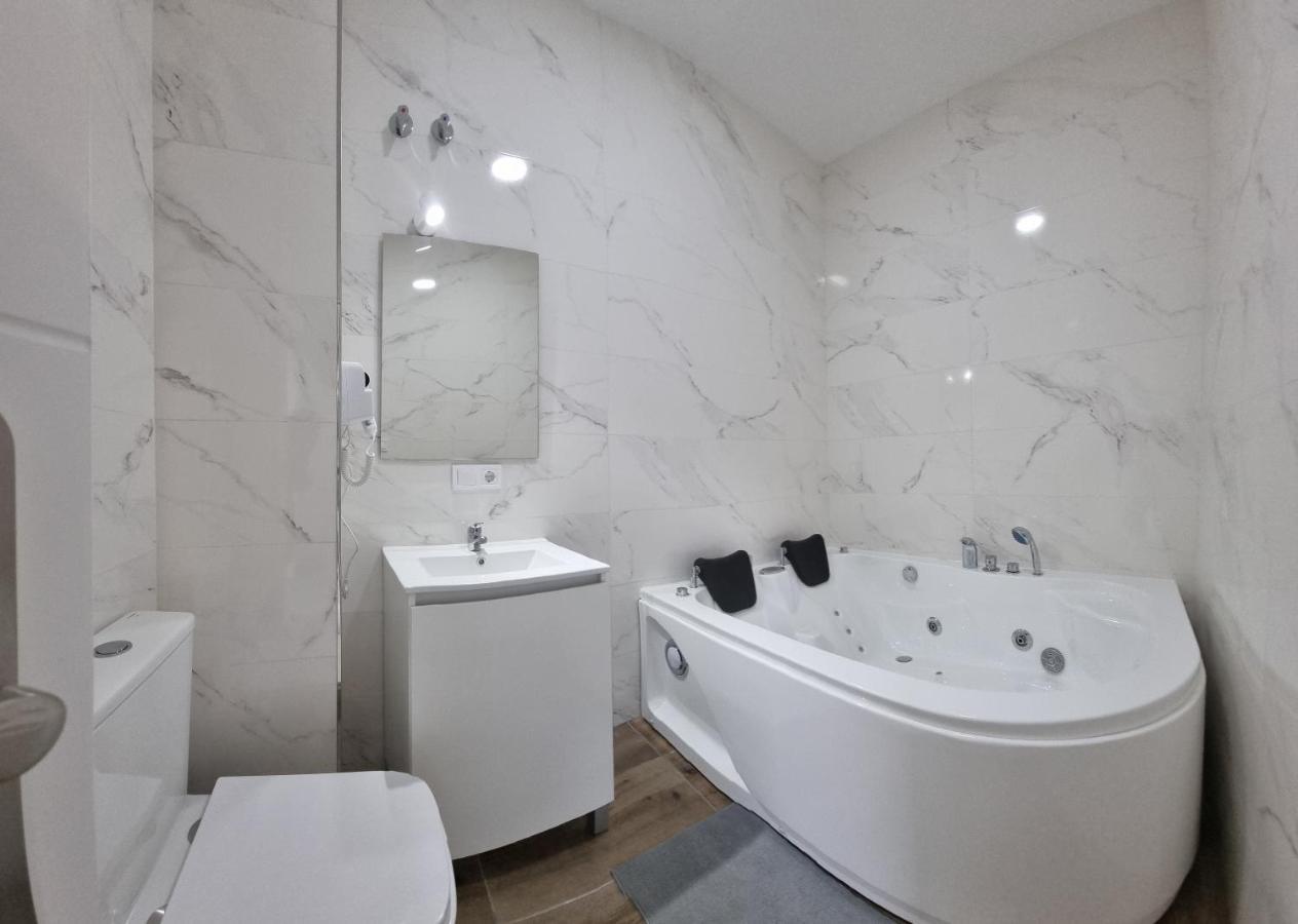 Mini Estudio Jacuzzi Doble Sevilla "Poligono Industrial" מראה חיצוני תמונה