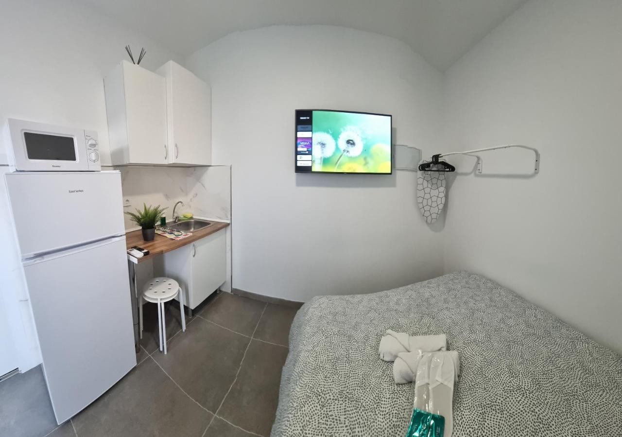 Mini Estudio Jacuzzi Doble Sevilla "Poligono Industrial" מראה חיצוני תמונה